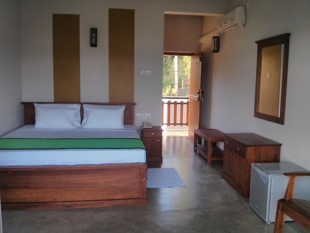 Lotus Villa Holiday Resort Matara Room photo